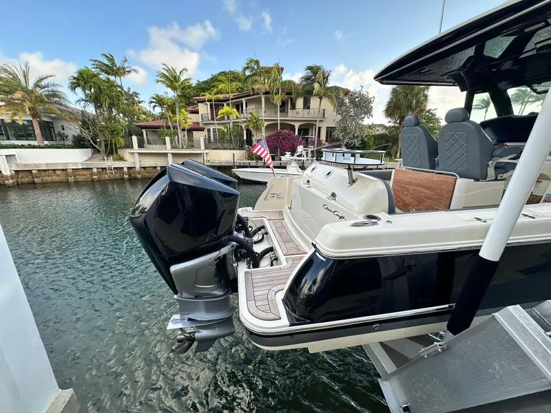 Slide: The Image of Chris-Craft Catalina 30 2023 - 14