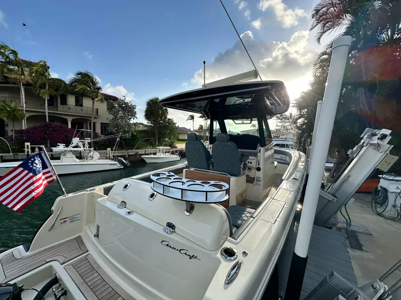 Slide: The Image of Chris-Craft Catalina 30 2023 - 15