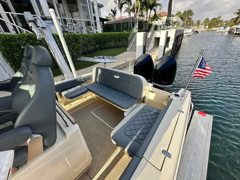 Slide: The Image of Chris-Craft Catalina 30 2023 - 7