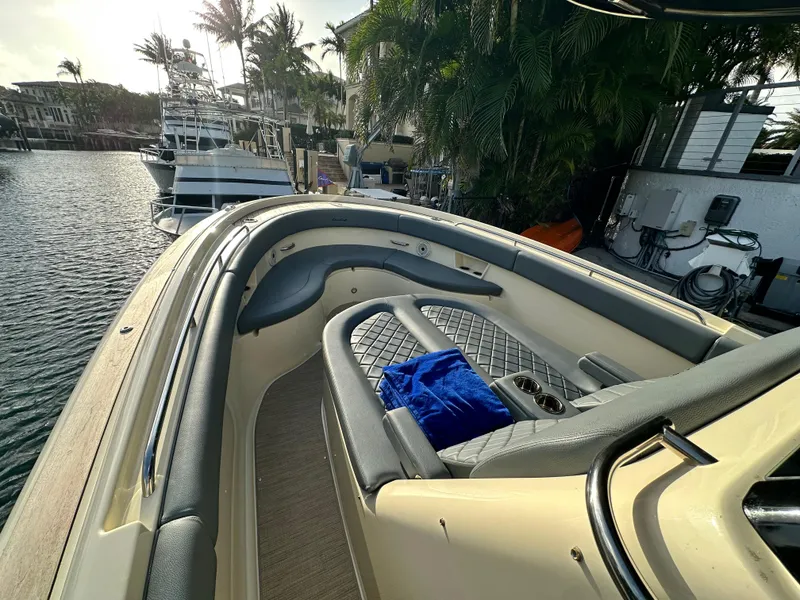 Slide: The Image of Chris-Craft Catalina 30 2023 - 8