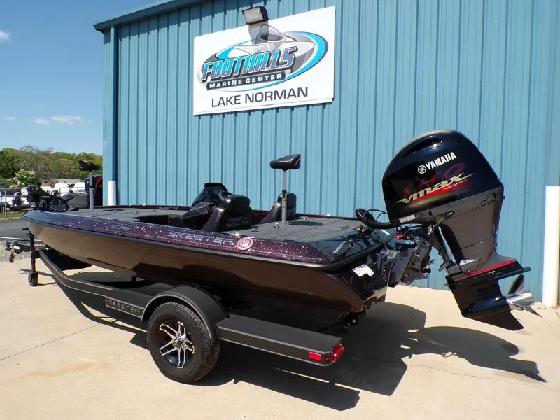 Slide: The Image of 2024 Skeeter ZX150 boat with Yamaha engine at Foothills Marine Center, Lake Norman. - 19