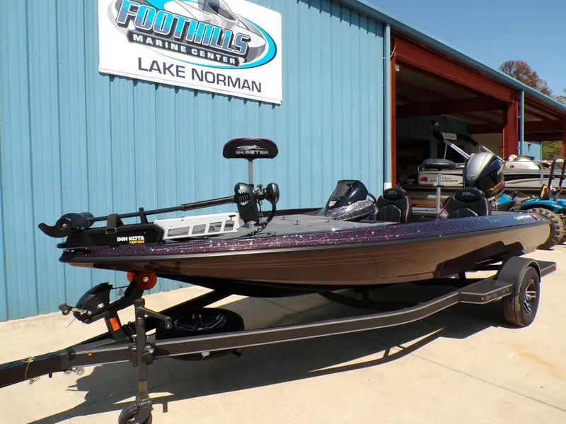 Slide: The Image of 2024 Skeeter ZX150 boat at Foothills Marine Center, Lake Norman. - 21