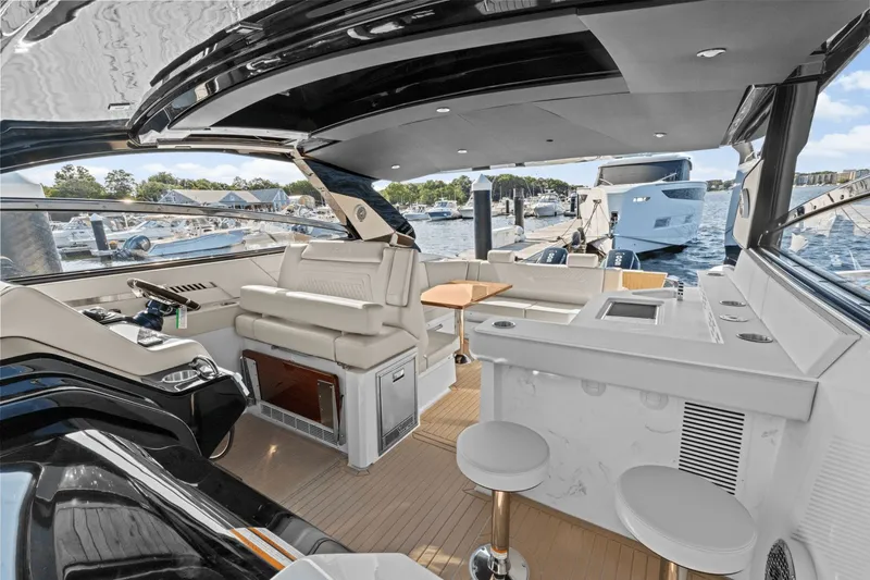 Slide: The Image of Cruisers 42 GLS OB 2025 - 15