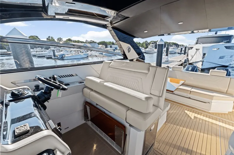 Slide: The Image of Cruisers 42 GLS OB 2025 - 16