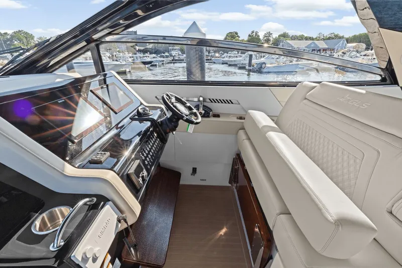 Slide: The Image of Cruisers 42 GLS OB 2025 - 18