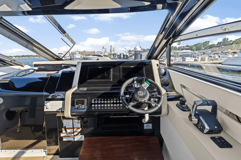 Slide: The Image of Cruisers 42 GLS OB 2025 - 19