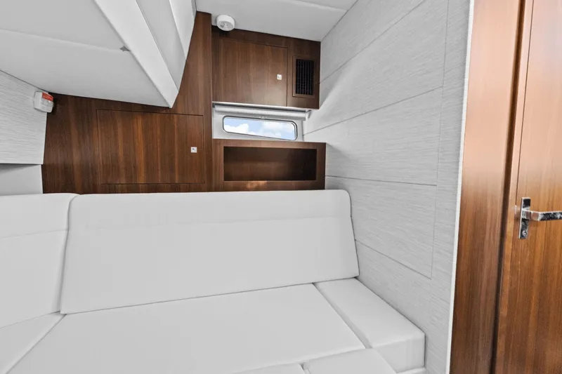 Slide: The Image of Cruisers 42 GLS OB 2025 - 25