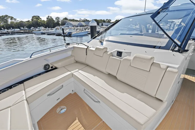 Slide: The Image of Cruisers 42 GLS OB 2025 - 30