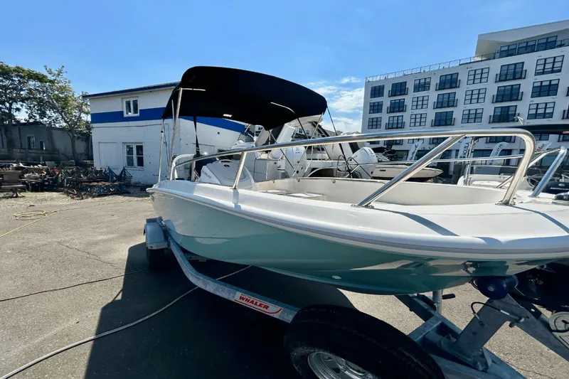 Slide: The Image of Boston Whaler 160 Super Sport 2025 - 2