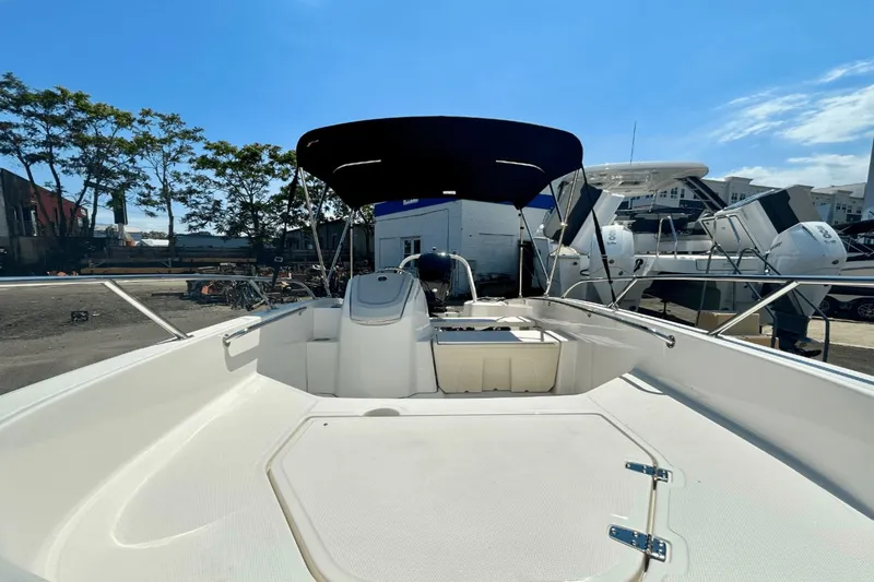 Slide: The Image of Boston Whaler 160 Super Sport 2025 - 22