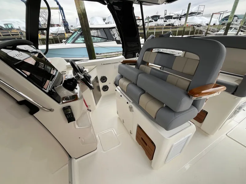 Slide: The Image of Boston Whaler 350 Realm 2026 - 34