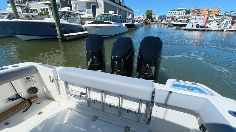 Slide: The Image of Boston Whaler 350 Realm 2026 - 51