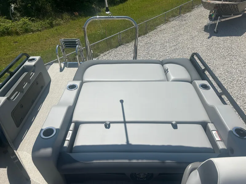 Slide: The Image of Tahoe LTZ VRB23T 2025 - 14