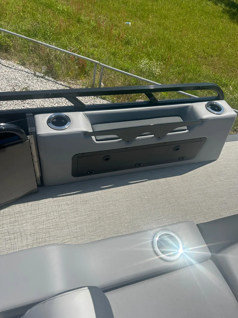 Slide: The Image of Tahoe LTZ VRB23T 2025 - 16