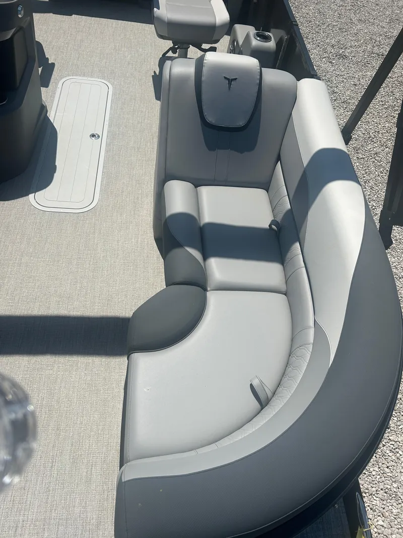 Slide: The Image of Tahoe LTZ VRB23T 2025 - 7