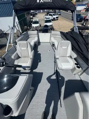 Slide: The Image of Godfrey Sweetwater 2286 SBX TriToon - 150 Suzuki 2025 - 5