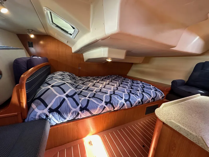 Slide: The Image of Hunter 38 2008 - 76