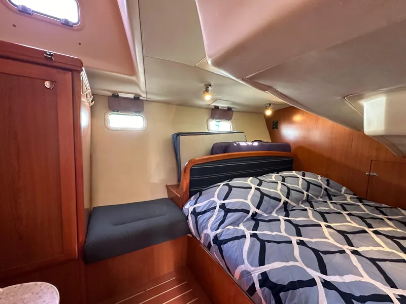 Slide: The Image of Hunter 38 2008 - 78