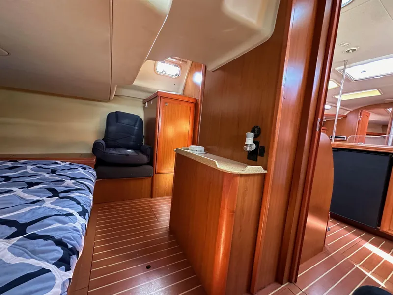 Slide: The Image of Hunter 38 2008 - 80