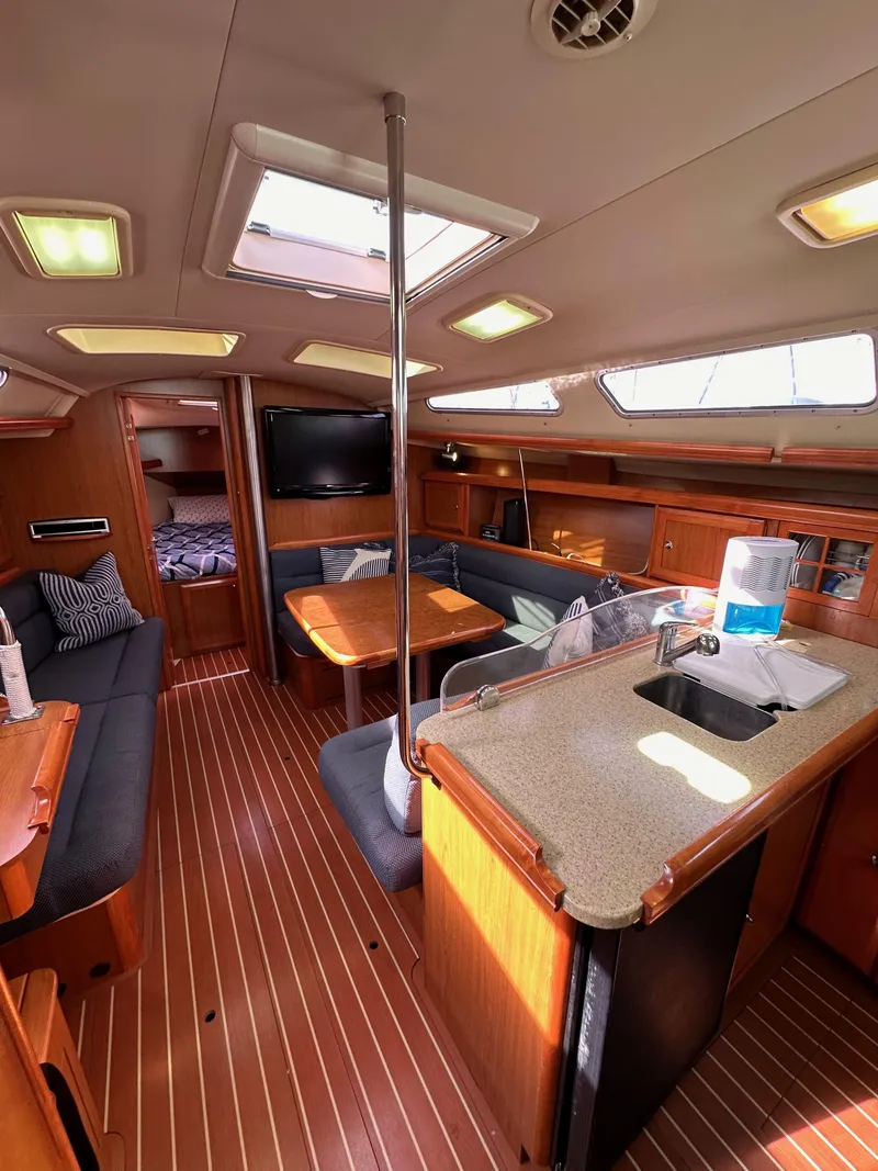 Slide: The Image of Hunter 38 2008 - 83