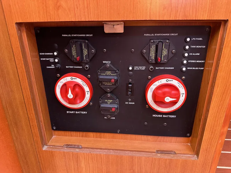 Slide: The Image of Hunter 38 2008 - 89