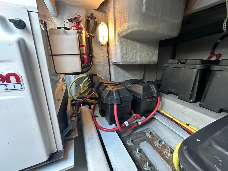 Slide: The Image of Meridian 580 Pilothouse 2004 - 106