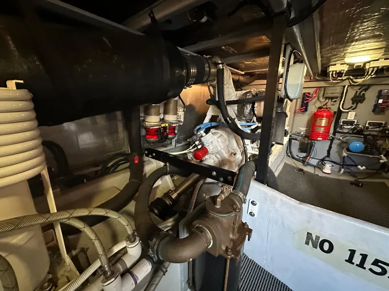 Slide: The Image of Meridian 580 Pilothouse 2004 - 140