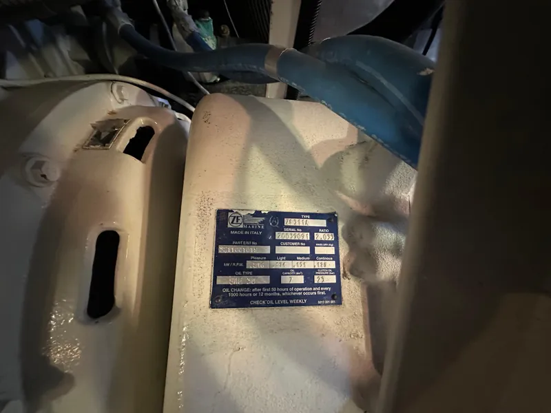 Slide: The Image of Meridian 580 Pilothouse 2004 - 144