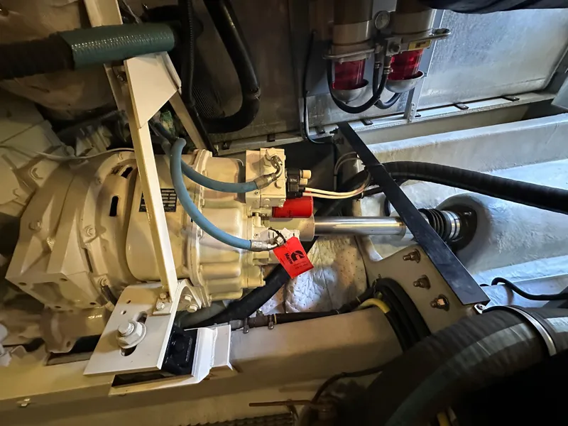 Slide: The Image of Meridian 580 Pilothouse 2004 - 145