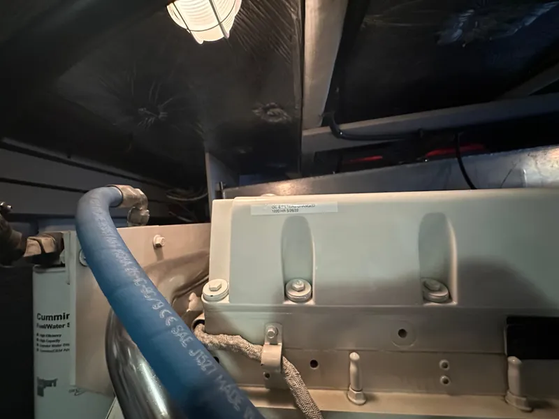 Slide: The Image of Meridian 580 Pilothouse 2004 - 149