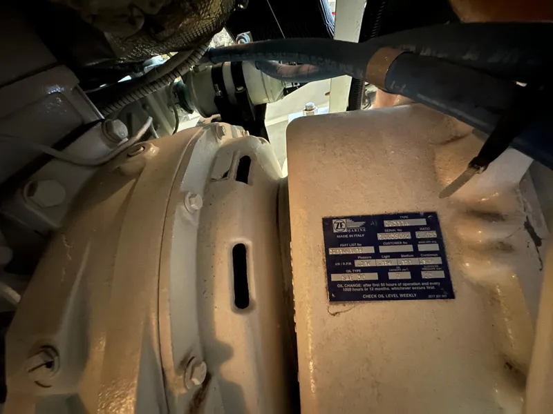 Slide: The Image of Meridian 580 Pilothouse 2004 - 162