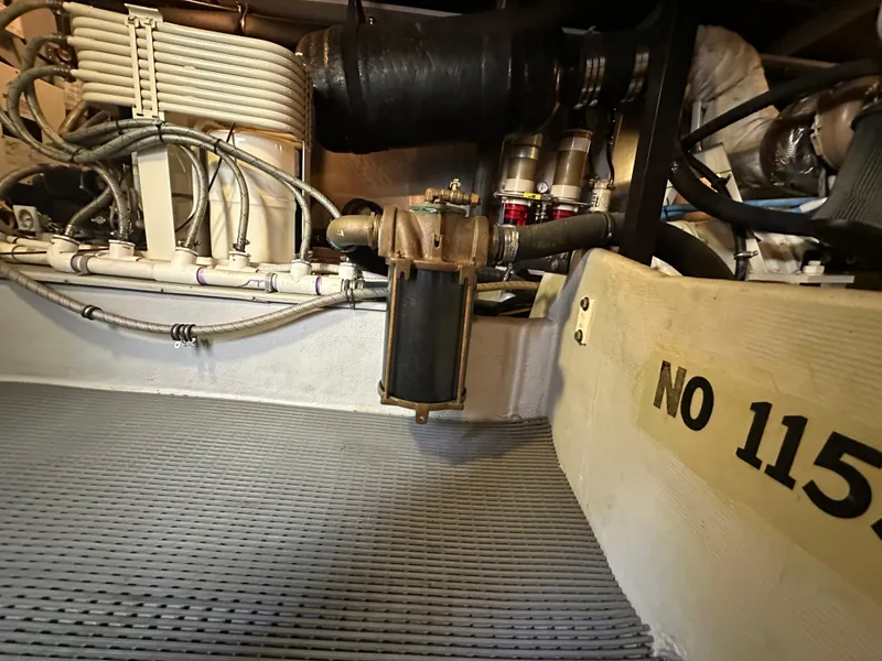 Slide: The Image of Meridian 580 Pilothouse 2004 - 168