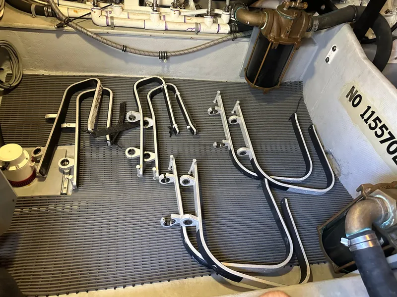 Slide: The Image of Meridian 580 Pilothouse 2004 - 170