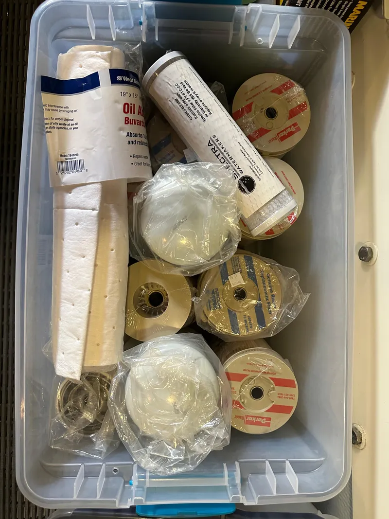 Slide: The Image of Meridian 580 Pilothouse 2004 - 171