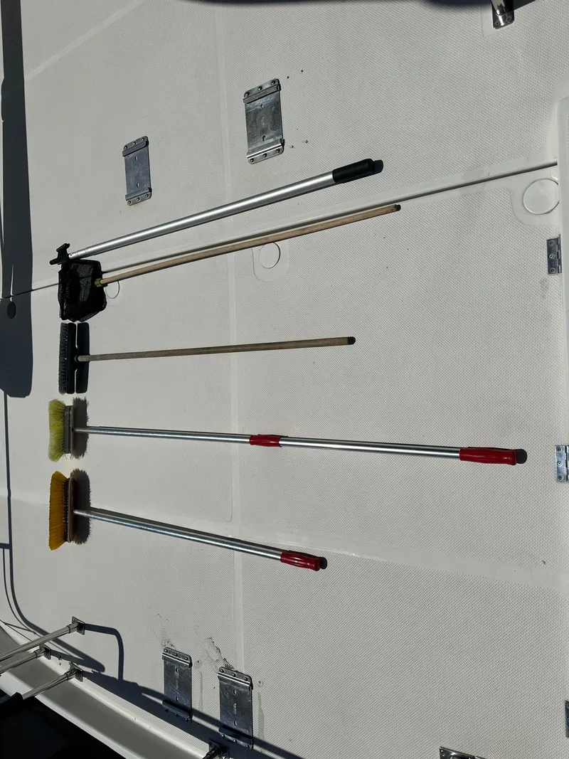 Slide: The Image of Meridian 580 Pilothouse 2004 - 173