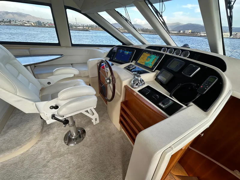 Slide: The Image of Meridian 580 Pilothouse 2004 - 50