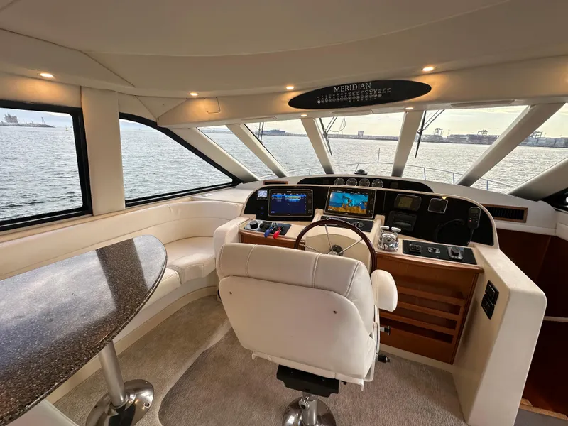 Slide: The Image of Meridian 580 Pilothouse 2004 - 52