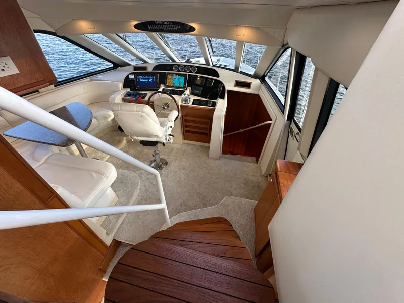 Slide: The Image of Meridian 580 Pilothouse 2004 - 62