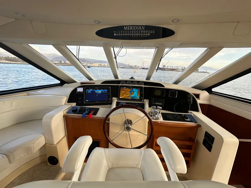 Slide: The Image of Meridian 580 Pilothouse 2004 - 63