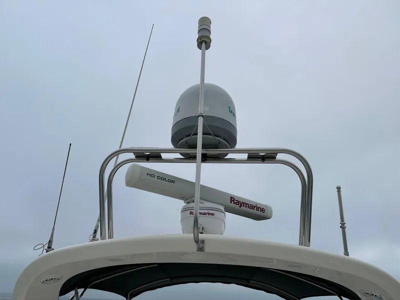 Slide: The Image of Meridian 580 Pilothouse 2004 - 69