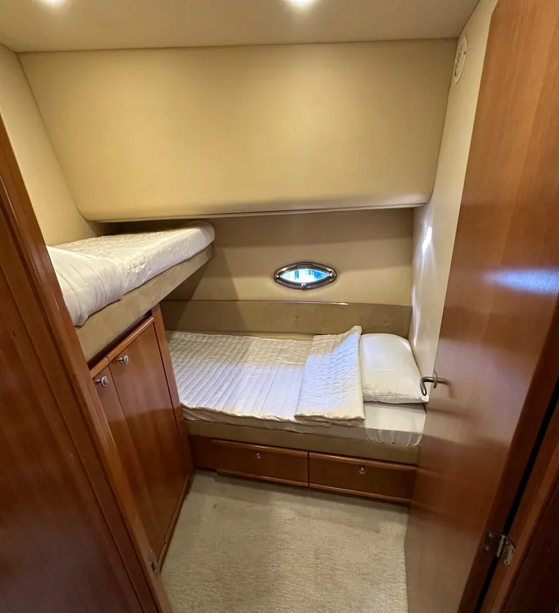 Slide: The Image of Meridian 580 Pilothouse 2004 - 76