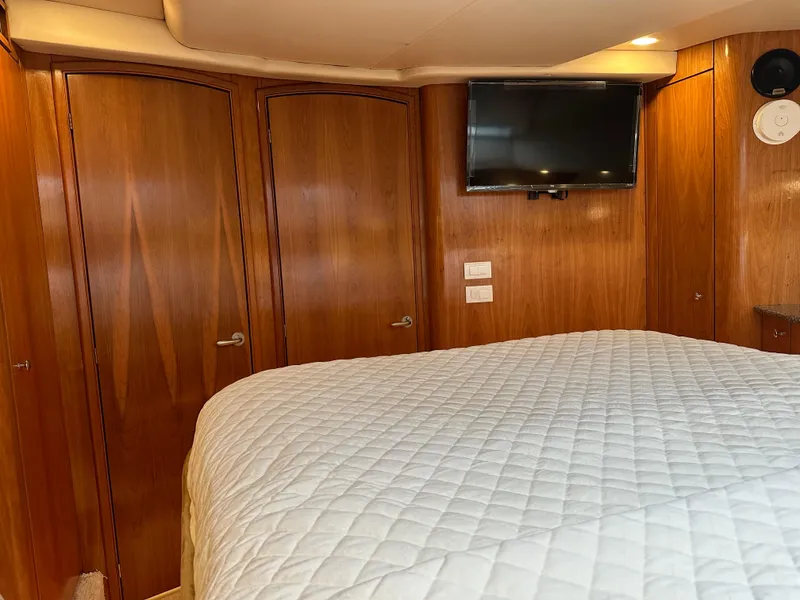 Slide: The Image of Meridian 580 Pilothouse 2004 - 85