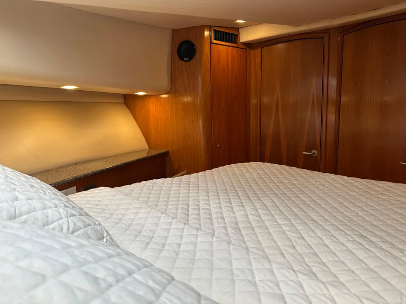 Slide: The Image of Meridian 580 Pilothouse 2004 - 86