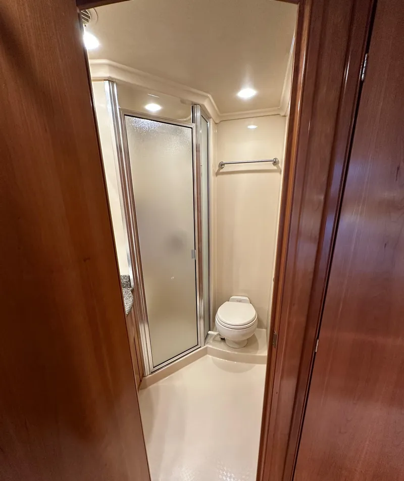 Slide: The Image of Meridian 580 Pilothouse 2004 - 88