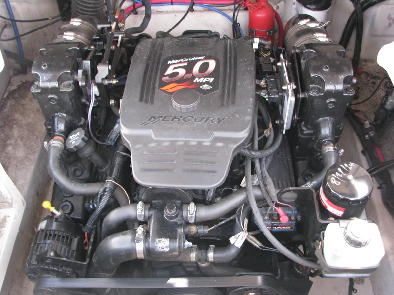 Slide: The Image of 2003 Sea Ray 240 Sundeck engine, MerCruiser 5.0 MPI, detailed view. - 20