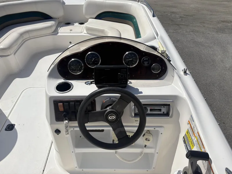 Slide: The Image of Hurricane SunDeck Sport 201 OB 2012 - 5