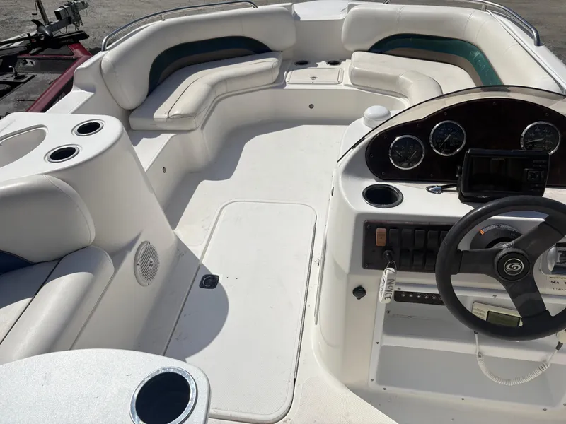 Slide: The Image of Hurricane SunDeck Sport 201 OB 2012 - 6