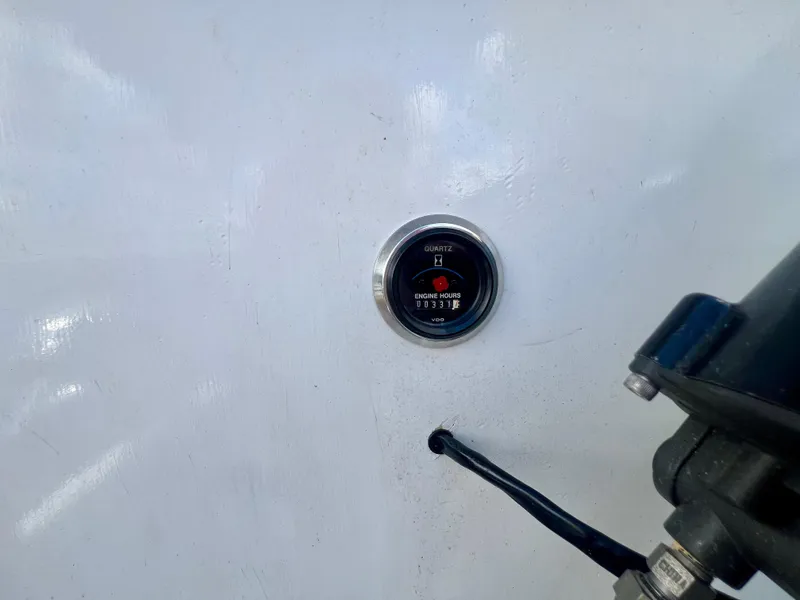 Slide: The Image of Gauge on Skater 32B, 2001 model, with visible wiring and equipment. - 39