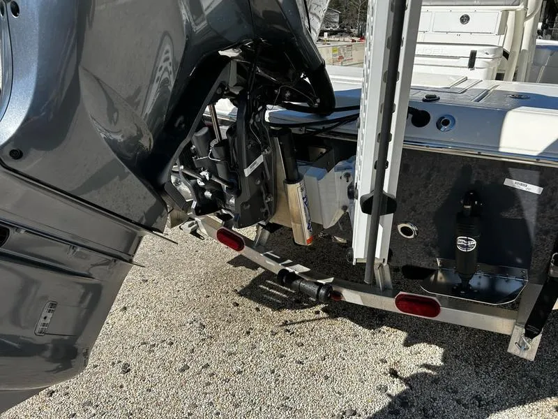 Slide: The Image of Skeeter SX241 2024 - 10