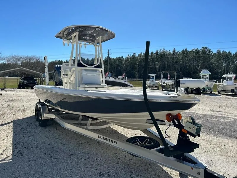 Slide: The Image of Skeeter SX241 2024 - 3